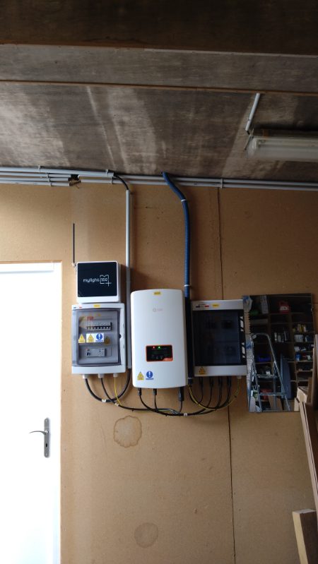 Lire la suite à propos de l’article Installation panneaux photovoltaïques à Loudun (86) avec suivi de production